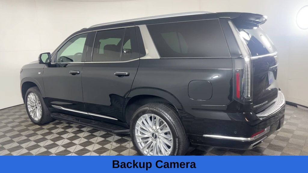 Used 2025 Cadillac Escalade Premium Luxury AWD/4WD image 9