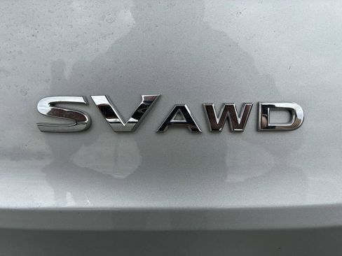 Used 2023 Nissan Rogue SV AWD/4WD image 9