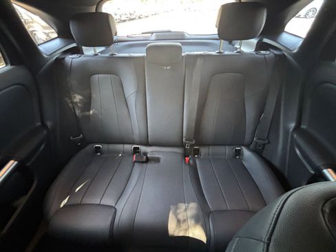 Used 2025 Mercedes-Benz GLA 250 4MATIC image 39