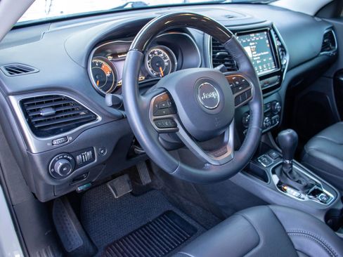 Used 2019 Jeep Cherokee Overland w/ Trailer Tow Group image 10