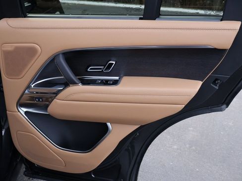 New 2026 Land Rover Range Rover SE image 14