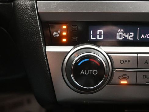 Used 2017 Subaru Outback 3.6R Limited image 23