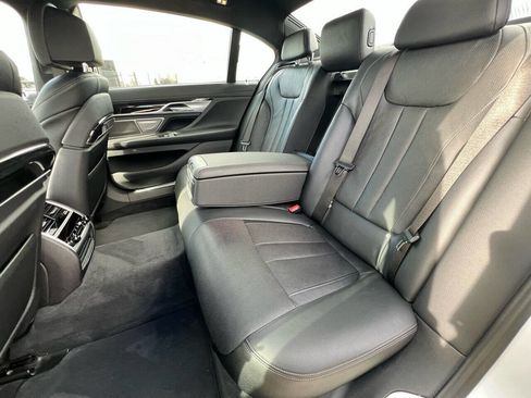 Used 2019 BMW 740e xDrive 740e xDrive iPerformance AWD 4 w/ Executive Package image 40