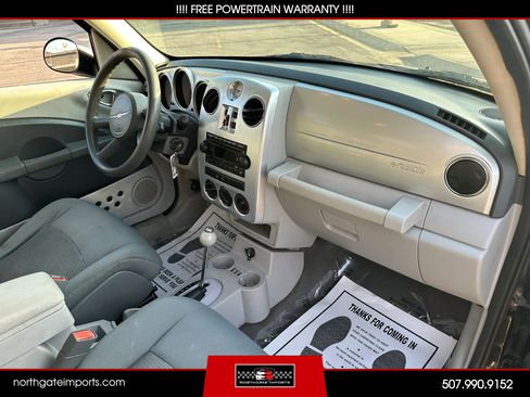 Used 2009 Chrysler PT Cruiser Touring FWD image 16