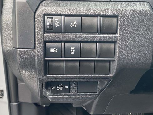 Used 2025 Toyota Tacoma SR image 17