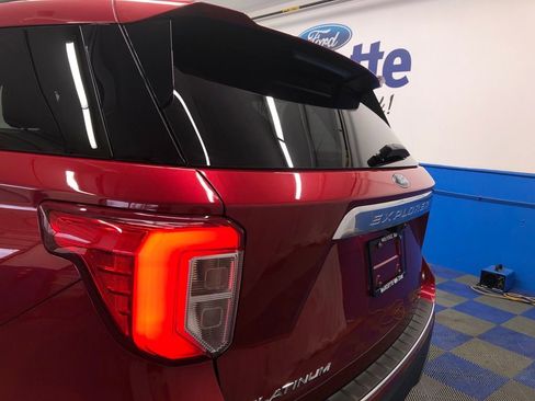 Certified 2020 Ford Explorer Platinum w/ Premium Technology Package image 9