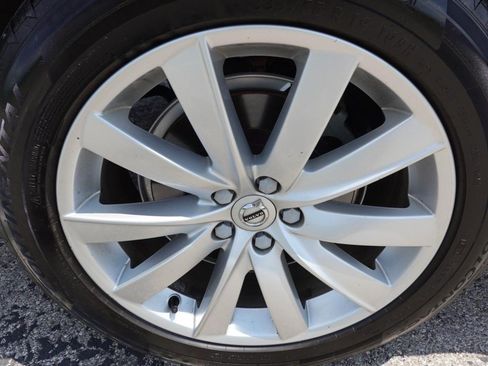 Used 2018 Volvo XC90 T5 Momentum w/ Convenience Package FWD image 5