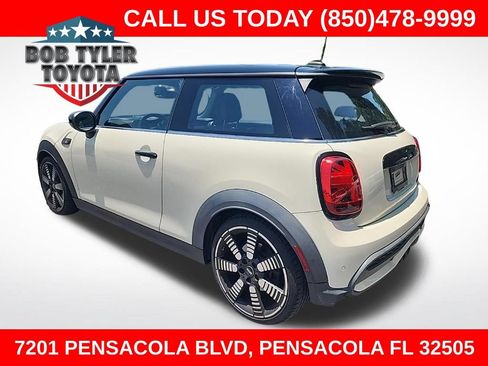 Used 2022 MINI Cooper S w/ Driver Assistance Package FWD image 1