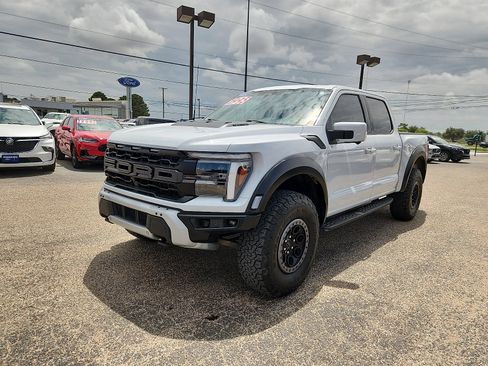 Certified 2025 Ford F150 Raptor AWD/4WD image 3