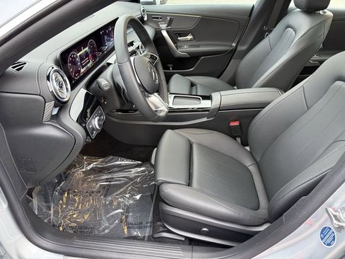 Certified 2025 Mercedes-Benz CLA 250 4MATIC image 9
