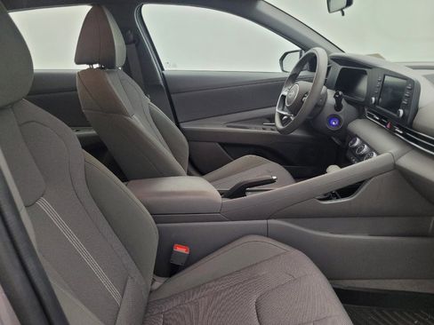 Used 2024 Hyundai Elantra SE image 21