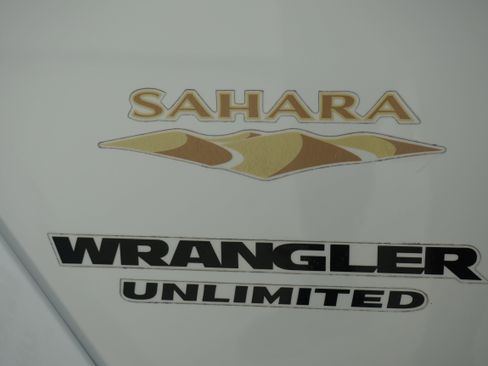 Used 2014 Jeep Wrangler Unlimited Sahara w/ Connectivity Group image 8