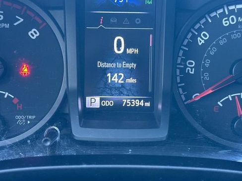 Used 2022 Toyota Tacoma SR AWD/4WD image 30