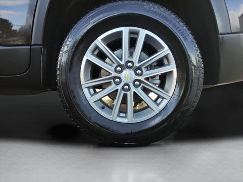 Used 2023 Chevrolet Traverse LT w/ LPO, Floor Liner Package image 17