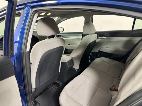 Used 2020 Hyundai Elantra SE FWD image 21