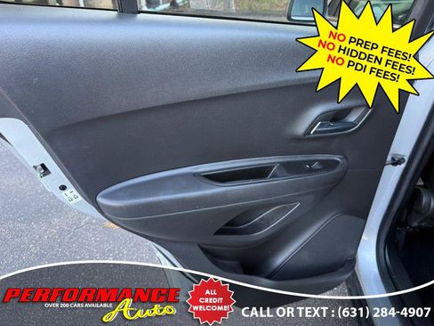 Used 2018 Chevrolet Trax LT w/ LT Convenience Package AWD/4WD image 25