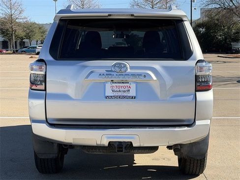 Used 2014 Toyota 4Runner SR5 image 5