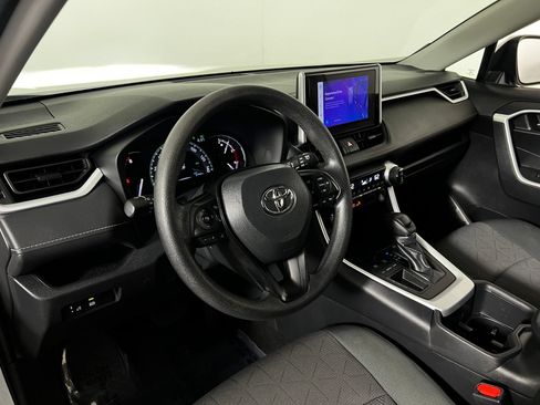 Used 2024 Toyota RAV4 XLE FWD image 12