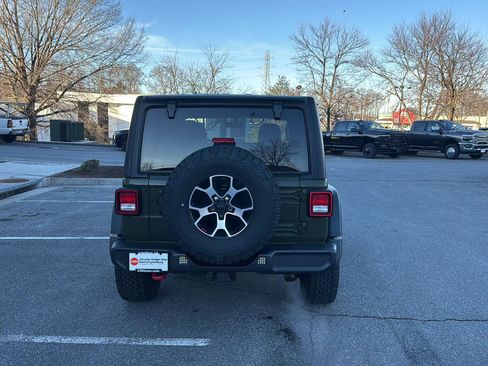 Used 2022 Jeep Wrangler Rubicon w/ Cold Weather Group image 7