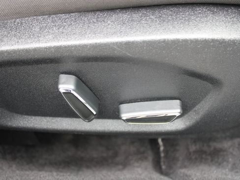 Used 2017 Ford Fusion SE w/ Fusion SE Technology Package FWD image 29