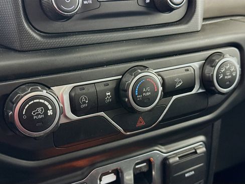 Used 2020 Jeep Wrangler Sport image 20