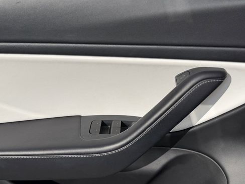 Used 2021 Tesla Model 3 Standard Range Plus image 29