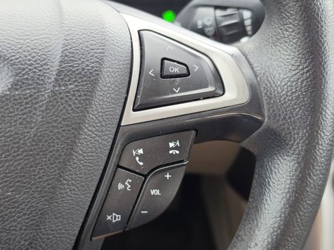 Used 2019 Ford Fusion SE FWD image 17