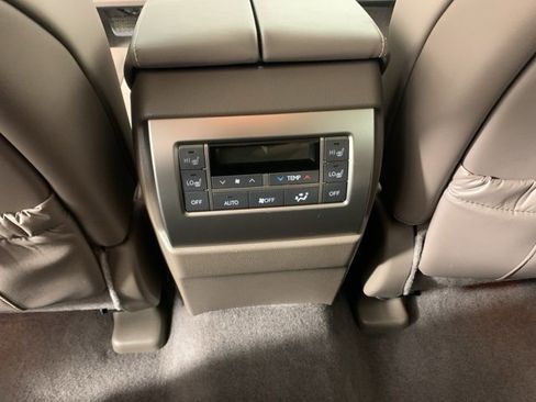 Used 2019 Lexus GX 460 image 39