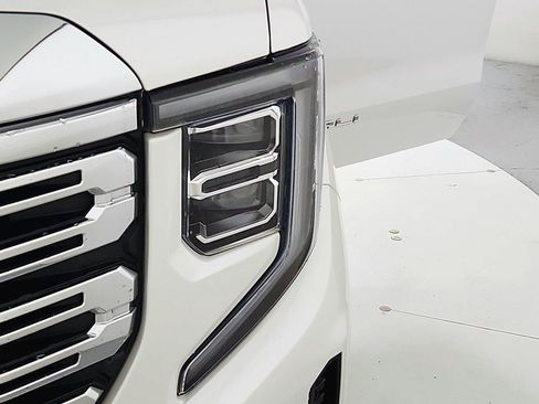 Used 2024 GMC Sierra 1500 Denali w/ Technology Package AWD/4WD image 43