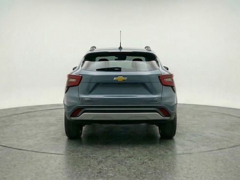 Used 2025 Chevrolet Trax LT w/ LT Convenience Package image 7