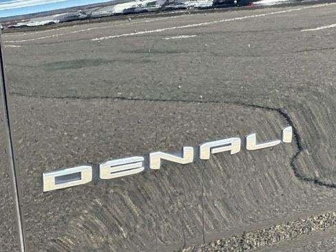 Certified 2025 GMC Yukon Denali image 27