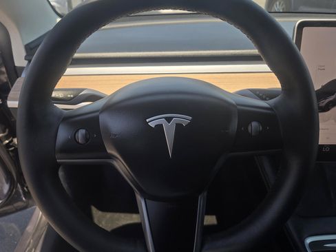Used 2023 Tesla Model 3 Standard Range RWD image 23