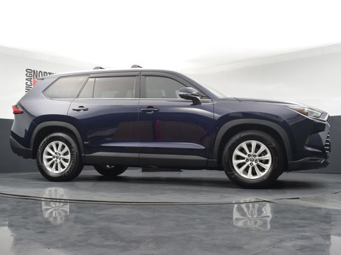 Used 2024 Toyota Grand Highlander AWD image 31