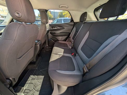 Used 2021 Chevrolet TrailBlazer LS FWD image 17
