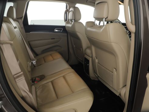 Used 2019 Jeep Grand Cherokee Limited image 24