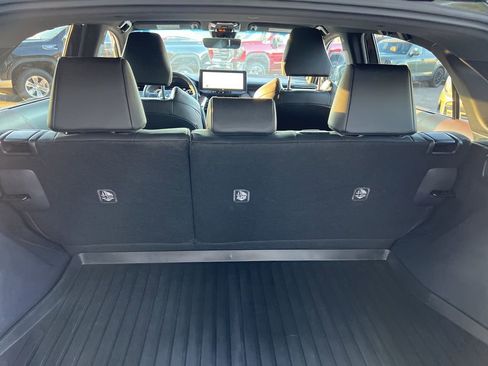 Used 2023 Toyota Venza XLE image 44