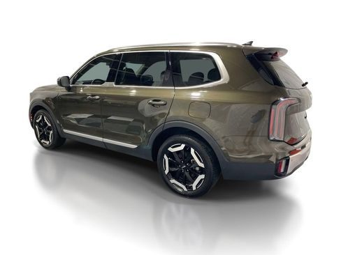 Used 2024 Kia Telluride EX w/ EX Captain's Chair Package AWD/4WD image 2