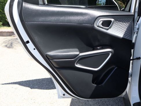 Used 2023 Kia Soul S FWD image 36