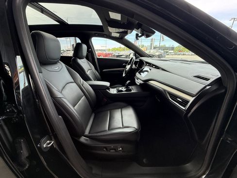 Used 2023 Cadillac XT4 Premium Luxury w/ Technology Package AWD/4WD image 31