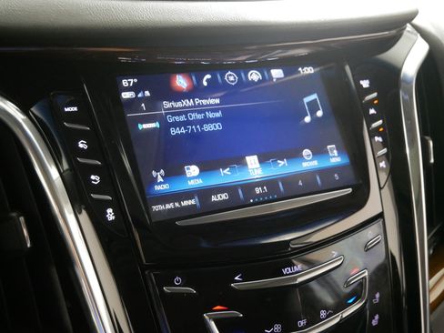 Used 2017 Cadillac Escalade ESV Luxury AWD/4WD image 22