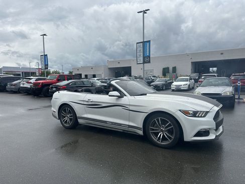 Used 2016 Ford Mustang Premium RWD image 2