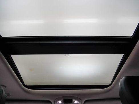 Used 2024 Chrysler Pacifica Limited FWD image 29