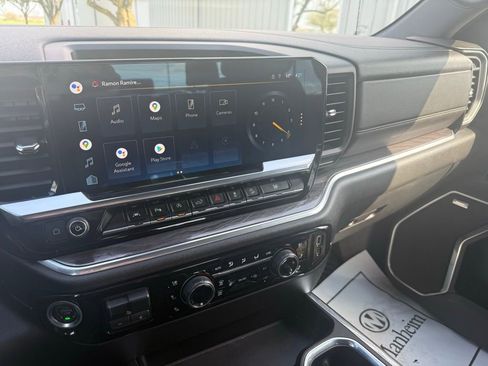 Used 2022 Chevrolet Silverado 1500 LTZ w/ Z71 Off-Road Package image 11