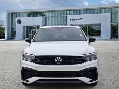 Certified 2023 Volkswagen Tiguan SE R-Line FWD image 2