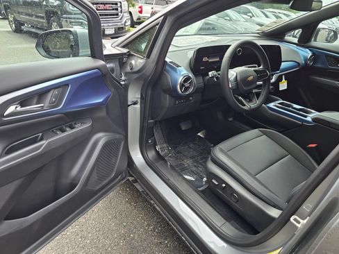 New 2026 Chevrolet Equinox EV LT AWD/4WD image 19