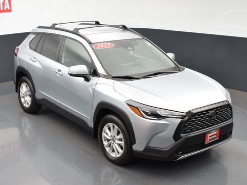 Used 2023 Toyota Corolla Cross LE w/ Black Badges Package (TMS) image 21