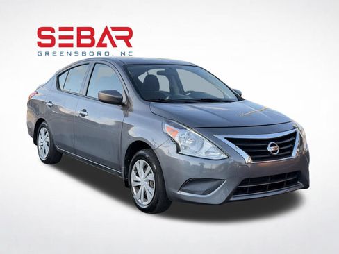 Used 2019 Nissan Versa SV FWD image 3