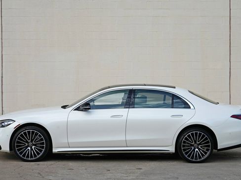 Used 2022 Mercedes-Benz S 500 4MATIC w/ AMG Line Package image 58