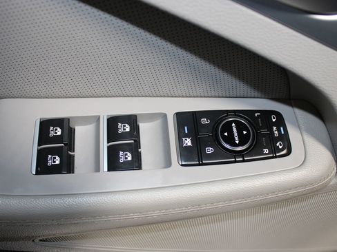 Used 2018 Genesis G80 3.8 image 8