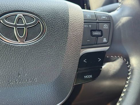 Used 2025 Toyota Camry SE FWD image 18